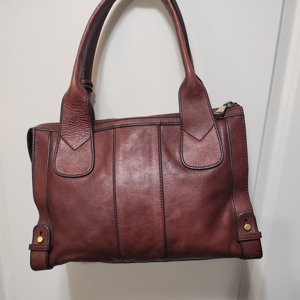 Fossil Burgundy Leather Shoulder Bag with Gold Hardware - Picture 3 of 7